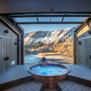 스키, 빙하 트레킹, 별빛 온천까지…뉴질랜드에서 나는 시원한 여름